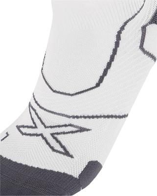 2XU UA5048E Vectr Cushion 1/4 Crew Unisex Running Socks (White/Grey)