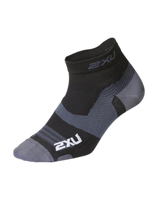 2XU UA7028E Vectr Ultralight 1/4 Crew Unisex Running Socks (Black/Titanium)