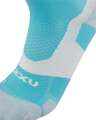 2XU UA7005E Vectr Light Cushion Crew Running Socks (Moonstone/Black)