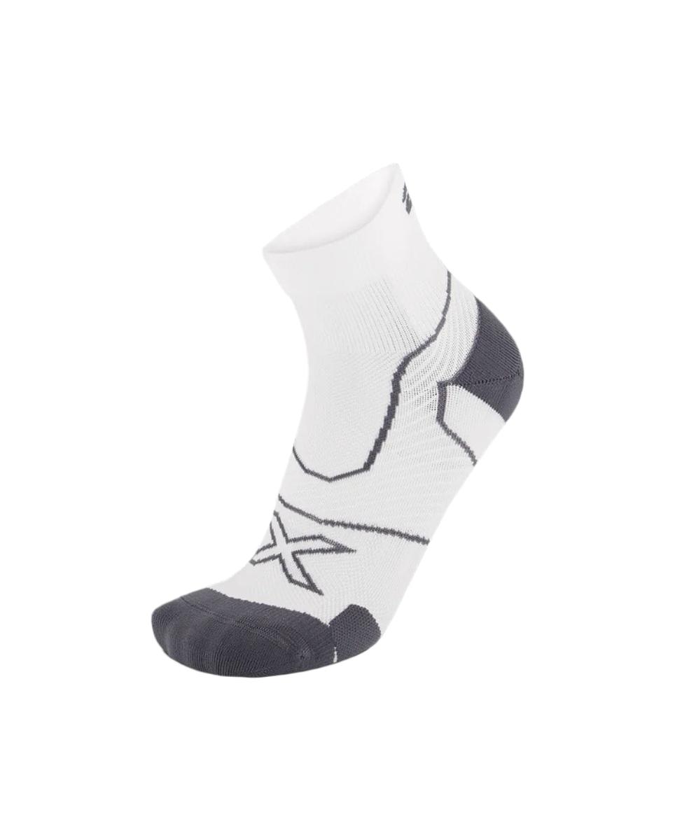 2XU UA5048E Vectr Cushion 1/4 Crew Unisex Running Socks (White/Grey)
